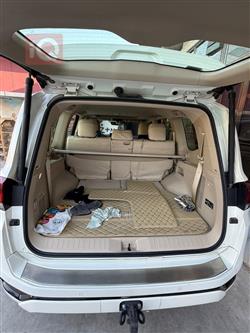 تۆیۆتا لاند کروزەر